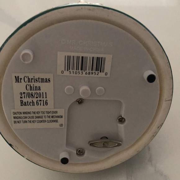 Mr Christmas Music Carousel - Picture 3 of 3